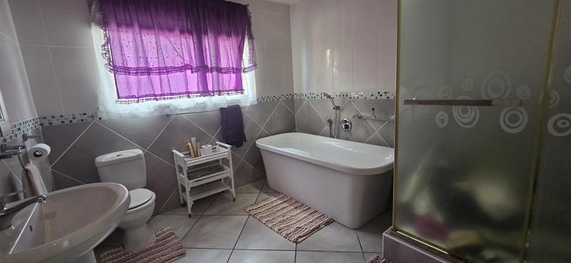 4 Bedroom Property for Sale in Tergniet Western Cape